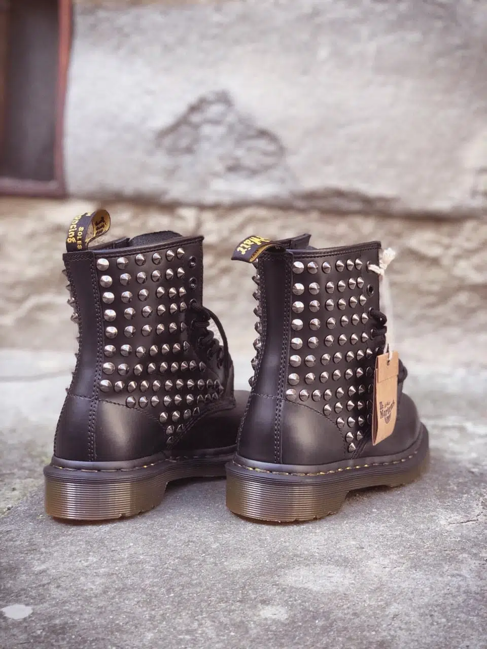 DR MARTENS STIVALI 1460 SMOOTH BLACK Full Borchie - foto 4