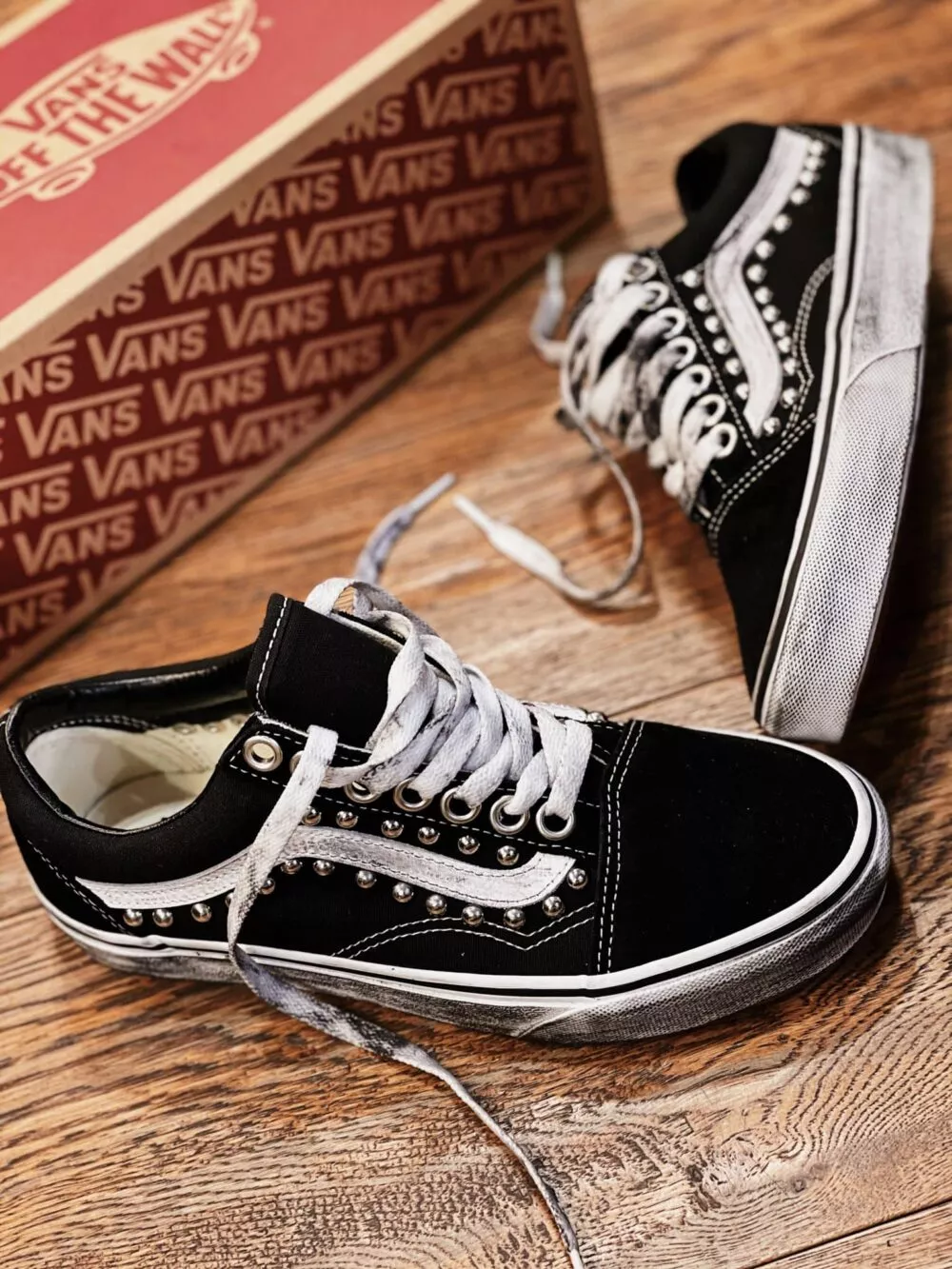 Vans Old Skool Black (Borchie Sferiche)