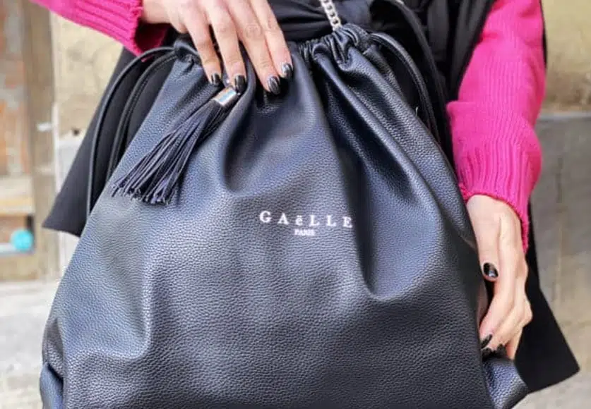 La borsa a secchiello è la forma del momento
