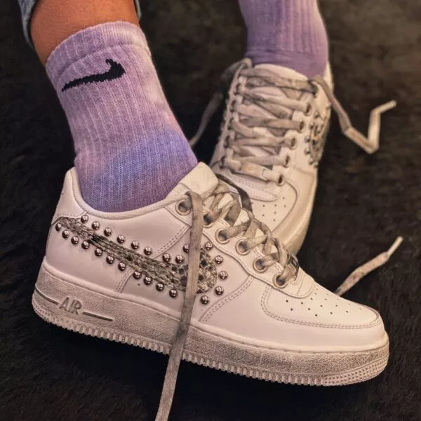 NIKE Air Force Low White Cob Borchie
