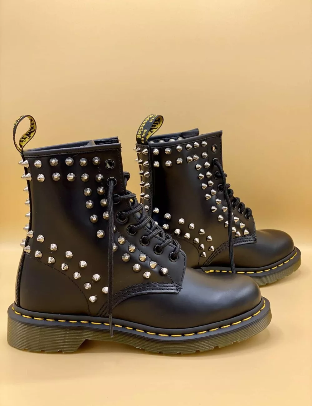 DR MARTENS STIVALI 1460 SMOOTH BLACK Borchie Spikes