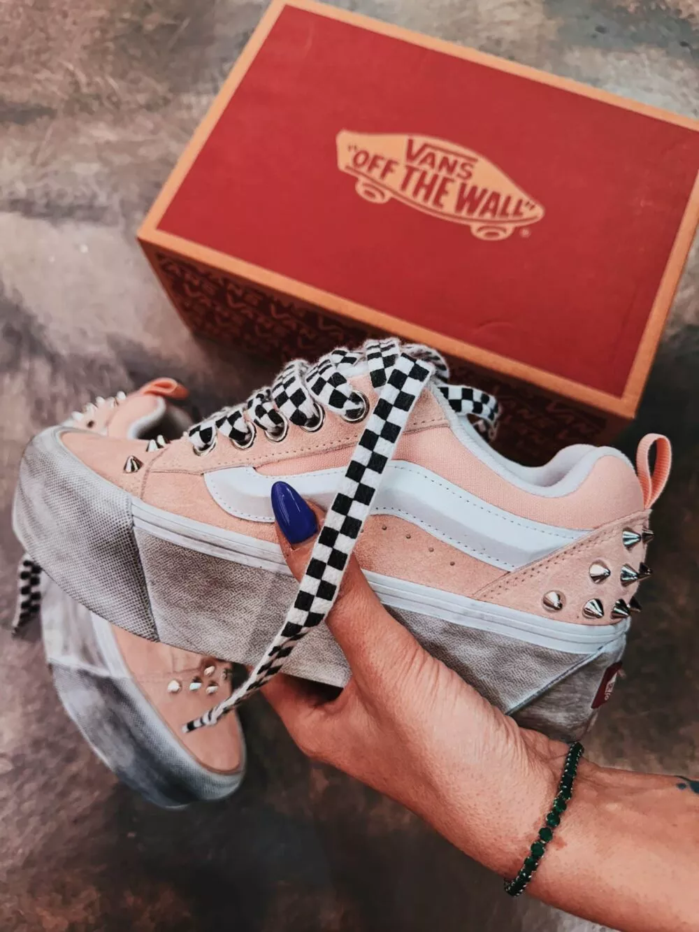 VANS KNU STACK Borchie Skate Girl