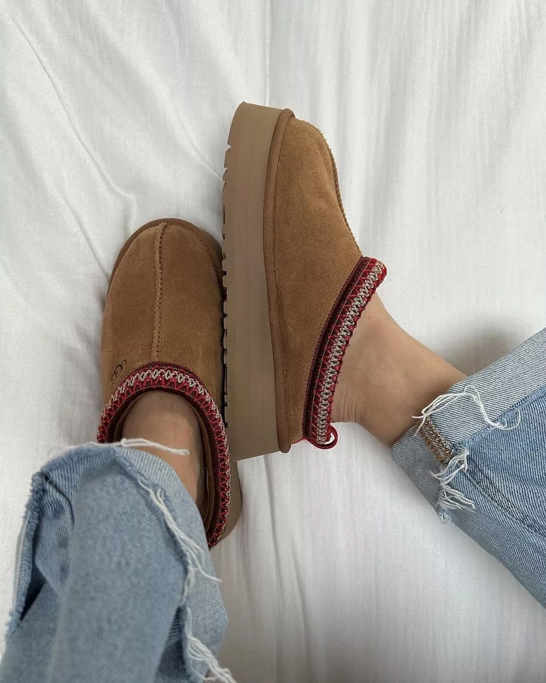 Scopri il comfort e lo stile senza tempo delle scarpe UGG!