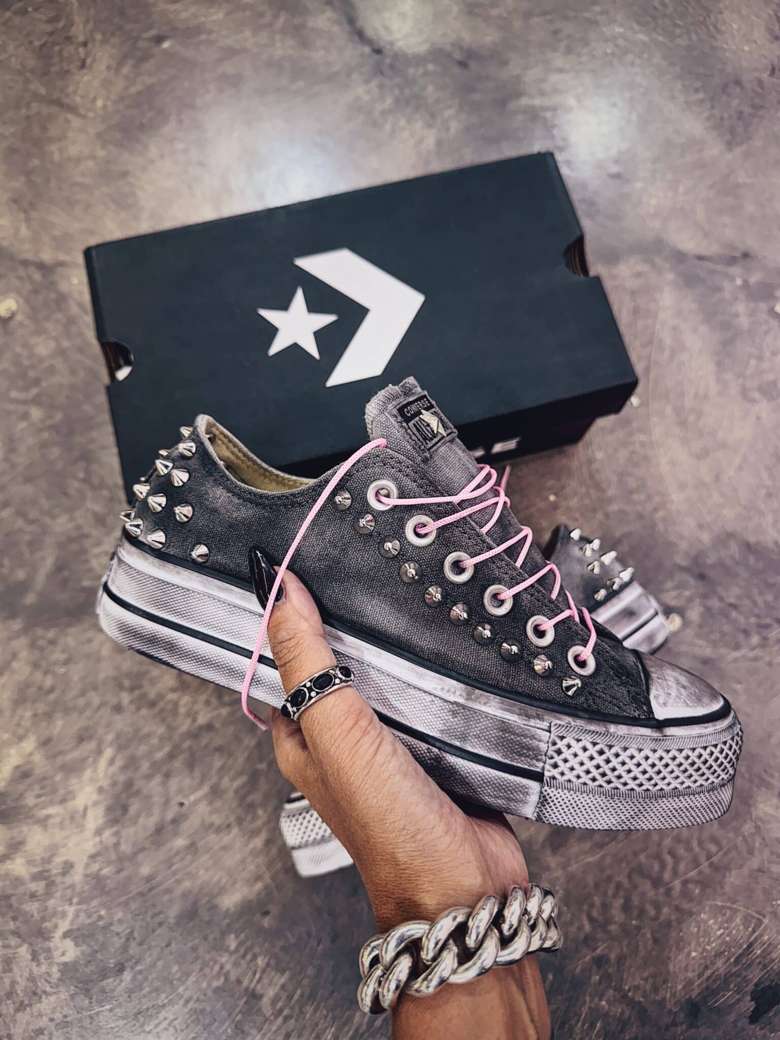 Processed with VSCO with m6 preset CONVERSE Platform Low Grey LTD Spikes - immagine 1