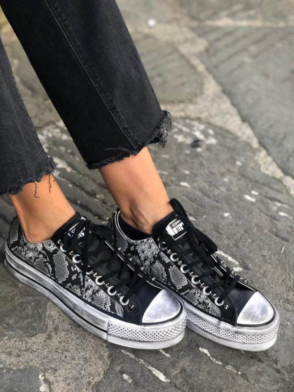 converse pelle nera borchie