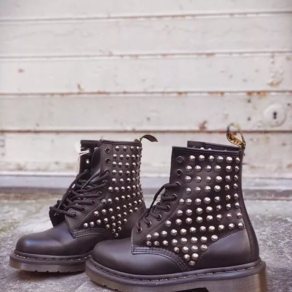 DR MARTENS STIVALI 1460 SMOOTH BLACK Full Borchie