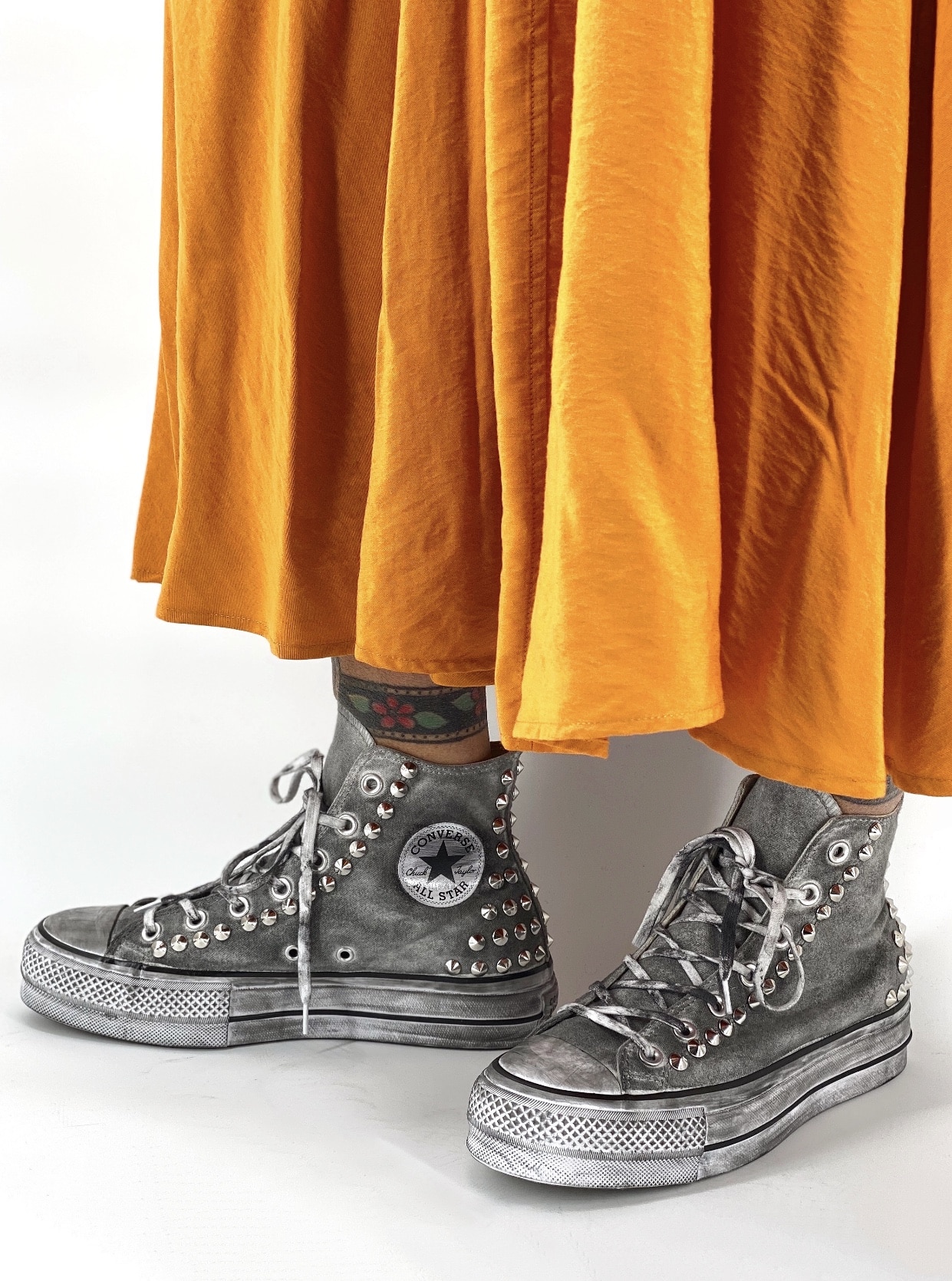 Le tue scarpe Converse LTD Platform Grey Heel Borchie argento  personalizzate da Blazelab - Store Online