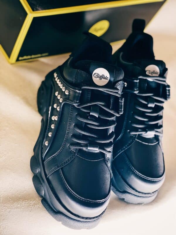 buffalo corin trainer in black