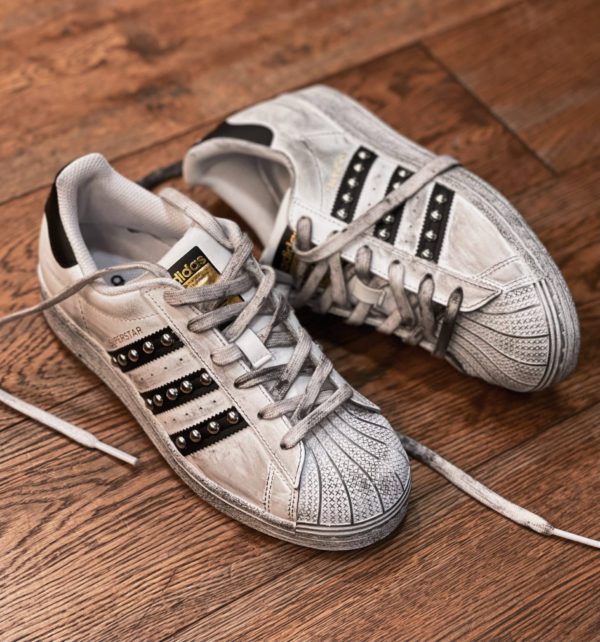 Adidas Superstar White Black (Borchie Sferiche)