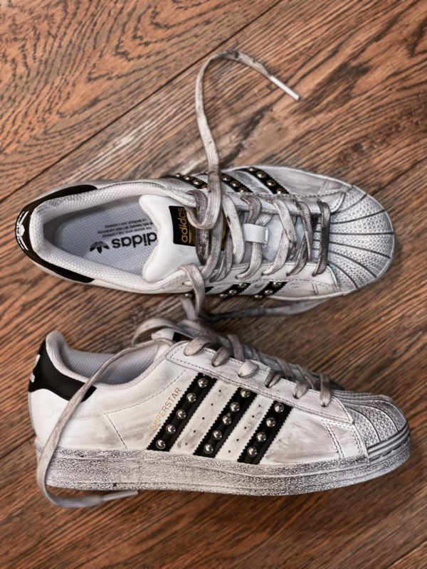 Adidas Superstar White Black (Borchie Sferiche)