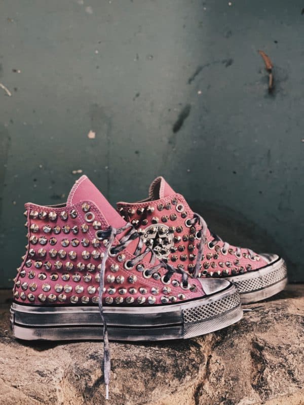 converse rosa con borchie