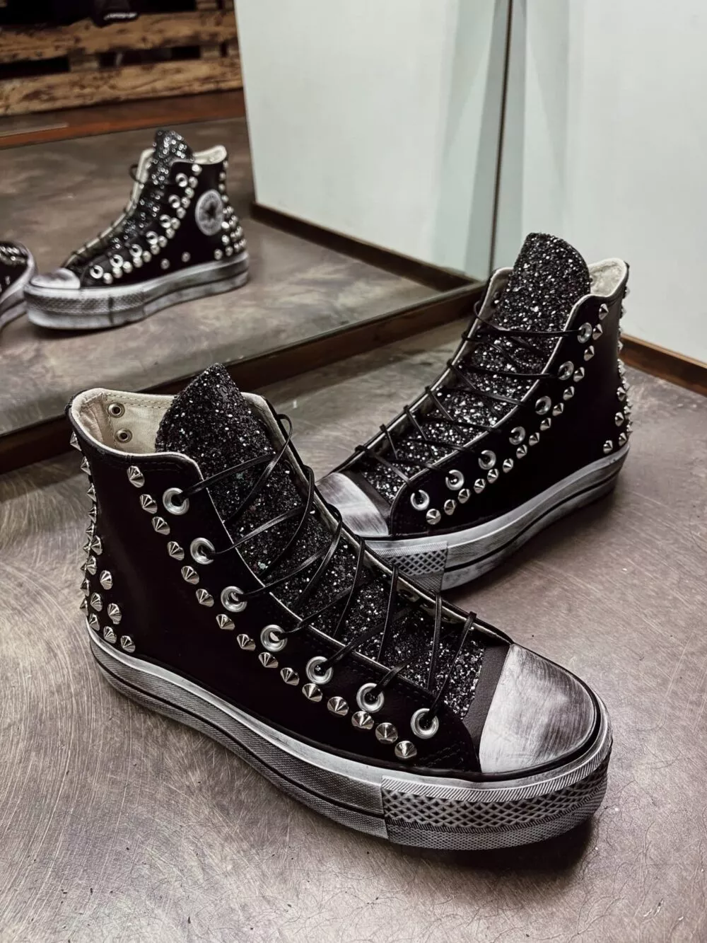 Converse High Platform Leather Black (Glitter + Borchie)