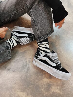 VANS KNU STACK Black / True White Borchie - immagine 2