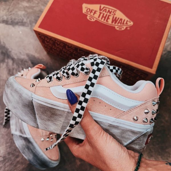 VANS KNU STACK Borchie Skate Girl