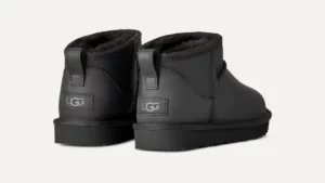 UGG CLASSIC ULTRA MINI Black Leather - immagine 3