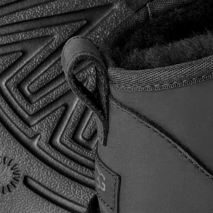 UGG CLASSIC ULTRA MINI Black Leather - immagine 4