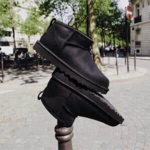 UGG CLASSIC ULTRA MINI Black Leather - immagine 7